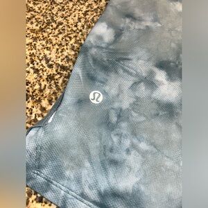 Men’s lululemon tank top - patterned
